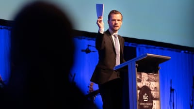 Der skal være et stærkt sikkerhedsnet, som griber og sikrer økonomisk tryghed for de personer, der kommer til skade på jobbet, siger beskæftigelsesminister Peter Hummelgaard (S).