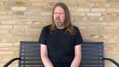 Brian Larsen har i &aring;revis turneret rundt i det offentlige jobcentersystem og er bare blevet d&aring;rligere og d&aring;rligere. Nu tager han bladet fra munden.