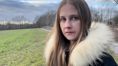 - I 2016 får jeg kontakt med en krisepsykolog, og han fortæller mig, at jeg minder om en veteran, der har været i krig, fortæller Annica Hansen-Schwartz.