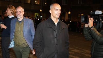 Hidtidig justitsminister Mattias Tesfaye (S) ankommer til valgaftenen tirsdag på Christiansborg i København. 3F'eren er formentligt genvalgt til Folketinget.