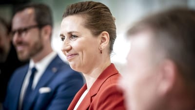 Socialdemokratiets brud med deres linje som tryghedsskabende og velfærdsbeskytter vurderes som årsag bag den hårde medfart ved afskaffelsen af helligdag, vurder eksperter.