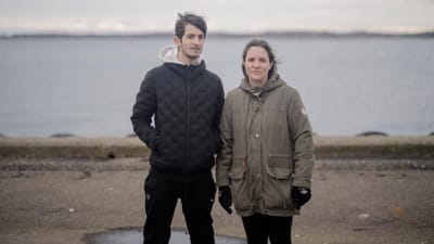 Det spanske s&oslash;skendepar Emiliano Alcarraz og Laura Alcarraz mener, at deres tidligere arbejdsgiver i Danmark skylder dem over 50.000 kroner i l&oslash;n. Landmanden mener, at bel&oslash;bet er omkring 30.000 kroner. 