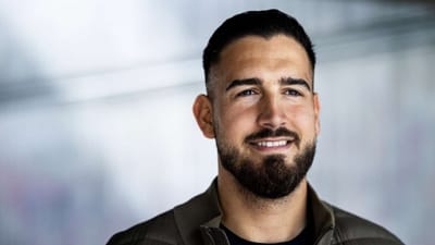 - P&aring; overfladen er jeg en stor, st&aelig;rk mand, men folk kan ikke se igennem den og se alle skaderne. Det er h&aring;rdt,&nbsp;siger Sonni Shah Rasmussen.