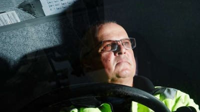 Kranf&oslash;rer Klaus Ole Nielsen ligger lige p&aring; gr&aelig;nsen for at betale topskat. Han vil hellere have bedre hj&aelig;lp til sine b&oslash;rn med autisme end beholde en st&oslash;rre del af sin l&oslash;n selv.