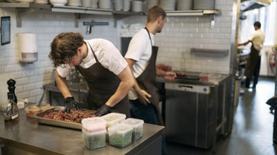 Ul&oslash;nnede pr&oslash;vevagter er et kendt problem i s&aelig;rligt restaurantionsbranchen. 