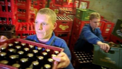 For tunge løft og skub er typiske problemer for de helt unge på arbejdsmarkedet, mener forsker.