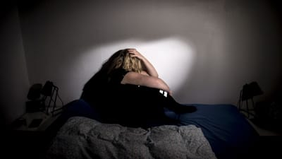 Professor Lotte Bøgh Andersen vurderer, at det stigende sygefravær kan kobles til den psykiske sårbarhed hos særligt de yngre generationer.