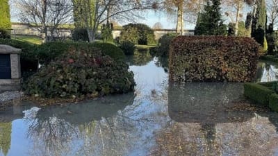 Oversv&oslash;mmede kirkeg&aring;rde - som her p&aring; Sams&oslash; - har v&aelig;ret et problem mange steder i landet. 