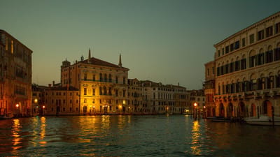 To af de italienske firmaer, der skal bygge Storstr&oslash;msbroen, skal i retten i Venedig forklare sig i et stort sagskompleks om korruption og bestikkelse.