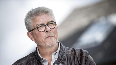Karsten H&oslash;nge vil have undervisningsministeren til at forholde sig til, hvordan Facebook kan slippe afsted med at undg&aring; l&aelig;rlinge p&aring; deres byggeri i Tietgenbyen i Odense.
