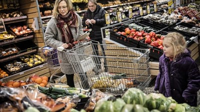 Danmark er dermed fortsat det land i verden, hvor andelen af solgte &oslash;kologiske f&oslash;devarer i detailhandlen er h&oslash;jest. S&aelig;rligt frugt og gr&oslash;nt er steget markant, viser nye tal fra Danmarks Statistik. (Arkivfoto)