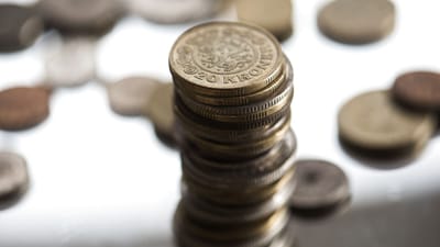 Kommissionen anbefaler, at pensionsalderen fra 2045 skal stige langsommere. Dermed vil man i 2060 kunne g&aring; p&aring; pension, n&aring;r man er 71,5 &aring;r gammel.&nbsp;
