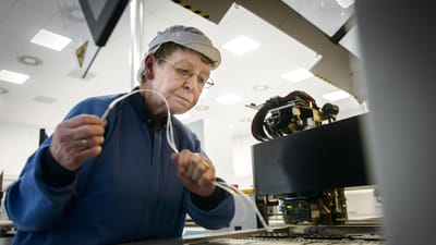 Mens der er langt mellem folketingskandidater med fysisk og manuelt arbejde,&nbsp;er der en stor overrepr&aelig;sentation af h&oslash;jtuddannede, viser&nbsp;Fagbladet 3F's gennemgang.