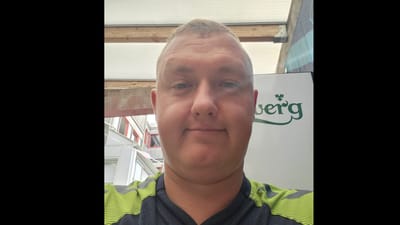 Lars Mersebak har haft store smerter, siden han pådrog sig en arbejdsskade. Han efterlyser bedre muligheder for at videreuddanne sig.