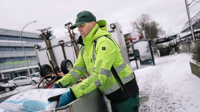 N&aring;r det sner, er der nok at lave for Claes Bo J&oslash;rgensen, der g&oslash;r klar til at salte p&aring; DSB's arealer ved H&oslash;je Taastrup station.