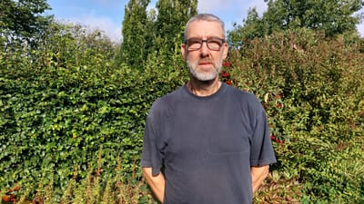 Gert Rasmussen, Vejle. Arne-pensionist siden marts 2025. Tog b&oslash;rnepasningsorlov, kostede ham et &aring;rs anciennitet + en sag om modregning for l&oslash;nindt&aelig;gt.