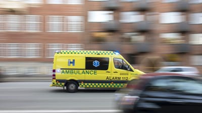Ambulance fra Region H i fart ved Esplanaden, Alarm 112