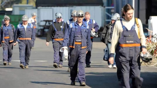 Id&eacute; om at lave Lind&oslash;v&aelig;rftet om til center for vedvarende energi f&aring;r st&oslash;tte i b&aring;de regering og opposition.