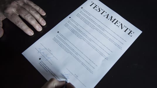 Det er vigtigt at have styr på sit testamente, så arven ikke splitter den efterladte familie. 
