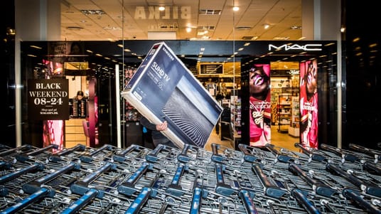 I weekenden kunne Salling Group, der står bag blandt andet Føtex, Bilka, El-Giganten og netbutikken Coolshop, fortælle, at der var et øget salg. Det er særligt lidt dyrere varer såsom elektronik og legetøj.