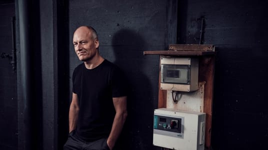 Enhedslisten skal samle v&aelig;lgere og medlemmer andre steder end blandt storbyens akademikerne, siger Pelle Dragsted. 