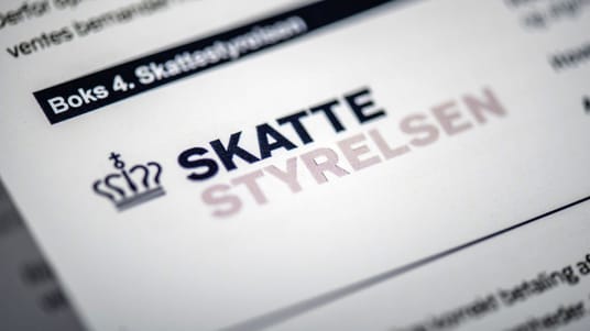 I modsætning til tidligere er det faktisk blevet dyrt at have gæld til skattevæsenet.