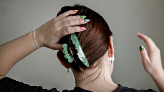 &ldquo;Sofie&rdquo; var kun 17 &aring;r, da hun i 2021 begyndte som l&aelig;rling i Holstebro T&oslash;mrer & Bygningssnedker ApS. Kort efter begyndte hun at blive udsat for sexchikane og verbale kr&aelig;nkelser. Sagen har f&oslash;rt til, at firmaet midlertidigt har mistet retten til at ans&aelig;tte nye l&aelig;rlinge. 