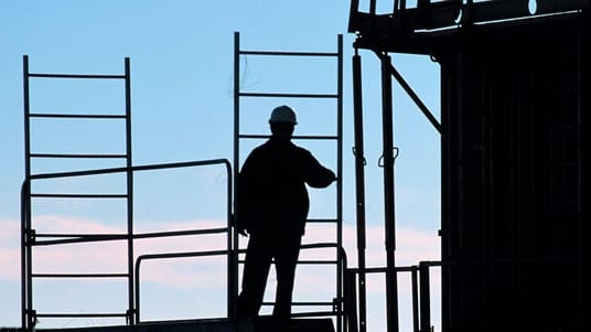Mange arbejdere er nedslidte, inden de n&aring;r pensionsalderen, viser tal fra LO.