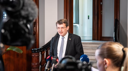 Forsvarsminister Troels Lund Poulsen (V) vil give udvalgte ukrainske virksomheder mulighed for at starte produktion i Danmark.