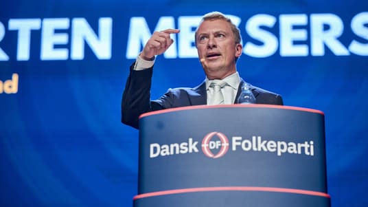 Partiformand Morten Messerschmidt under Dansk Folkeparti &aring;rsm&oslash;de i Tinghallen i Viborg, l&oslash;rdag den 27. september 2025. Dansk Folkepartis 30-&aring;rs jubil&aelig;um fejres under &aring;rsm&oslash;det.. (Foto: Mikkel Berg Pedersen/Ritzau Scanpix)