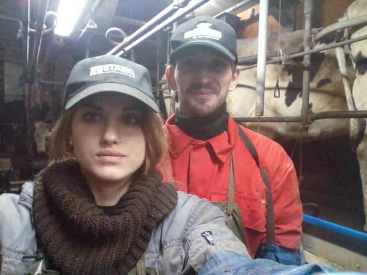 Arina og Oleh Guzhva har fået en efterbetaling på 50.000 kroner, efter at ukrainerne havde massivt overarbejde som landbrugspraktikanter hos en dansk mælkeproducent.