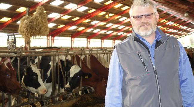 - Det er meget beklageligt, hvis de beskrevne forhold har fundet sted ved en mælkeproducent. Det er ikke acceptabelt, siger Kjartan Poulsen, formand for Landsforeningen af Danske Mælkeproducenter, om forholdene for to landbrugspraktikanter.