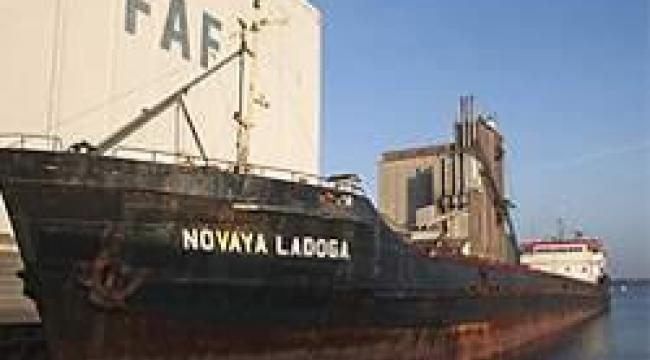 Den tysk-russiske reder bag Novaya Ladoga har ikke været særlig imødekommende overfor søfolkenes basale krav om at få løn for deres arbejde.