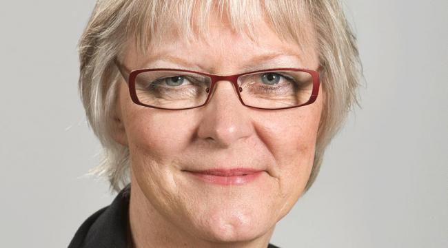 Formanden for arbejdsmarkedsudvalget i Favrskov Kommune Anna-Grethe Dahl vil se nærmere på ulovlige sygedagpengestop i kommunen.