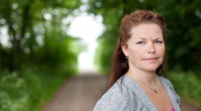 40 årige Berit Kirkeby var en af de borgere, der blev ramt af ulovlig sagsbehandling. Hun fik 33 ugers sygedagpenge efterbetalt, som ulovligt var blevet frataget hende under samarbejdet mellem Kolding Kommune og Falck Jobservice.