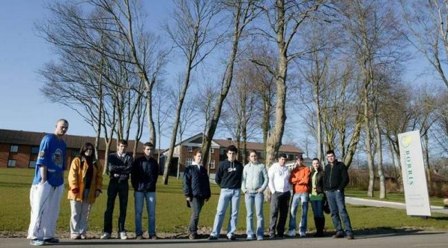 Mindst 11 rumænere føler sig snydt for en ordentlig uddannelse på Borris Landbrugsskole ved Skjern.