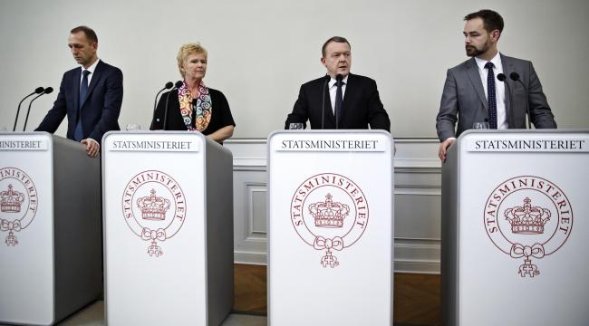 DA's Jacob Holbraad, Lizette Risgaard fra LO, statsminister Lars Løkke Rasmussen og KL's Jacob Bundsgaard holdt pressemøde i forbindelse med trepartsforhandlingerne sidste år. I morgen starter de op igen.
