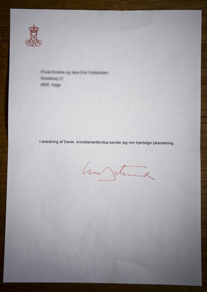 Dronning Margrethe har sendt flere lykønskninger til Poula Kirstine og Jens Erik Frederiksen.