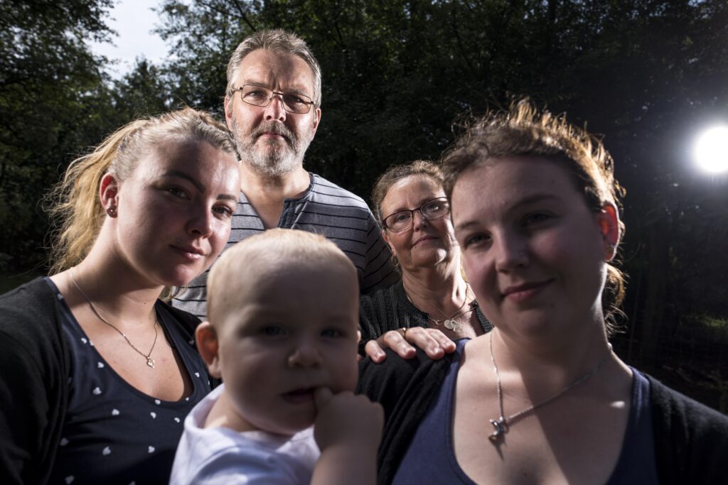 Erik Schmidt med sin familie. Uden den, havde han taget sit eget liv.