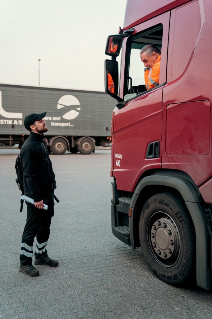 - De fleste dansker er åbne. For eksempel fik jeg på min første arbejdsdag et godt forhold til to kolleger. Jeg har kun seks kolleger på natteholdet. De hjalp med mig al ting. En anden er jeg nu blevet ven og drikker kaffe med, siger Oleksii Pidkopai.
