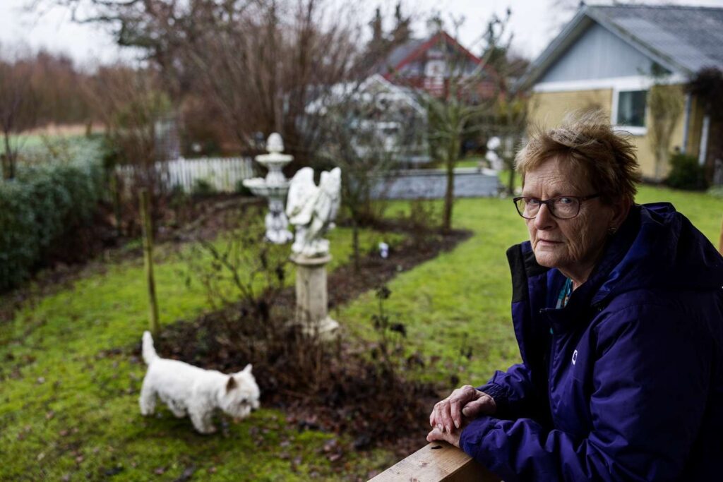Hunde og have er terapi for Else Møllegaard.
