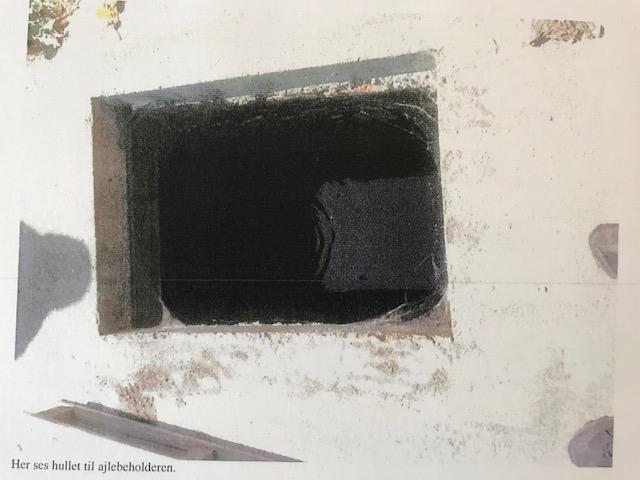 11. maj 2016 faldt en kvinde i en aljebeholder og druknede. Arbejdstilsynet indstillede til tiltalefrafald mod kvindens mand, hvilket politiet fulgte. 