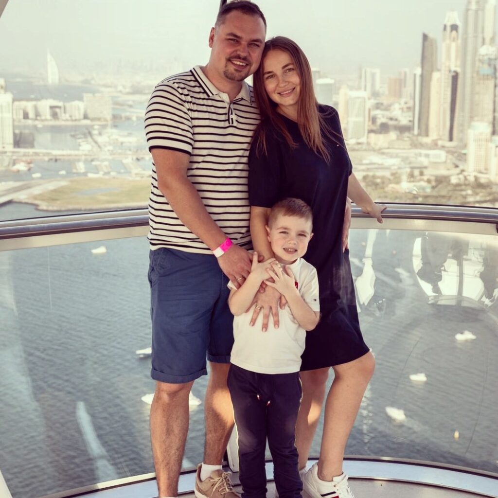 Den ukrainske familie var på familiebesøg i Dubai i Forenede Arabiske Emirater, da Rusland 24. februar 2022 invaderede Rusland.