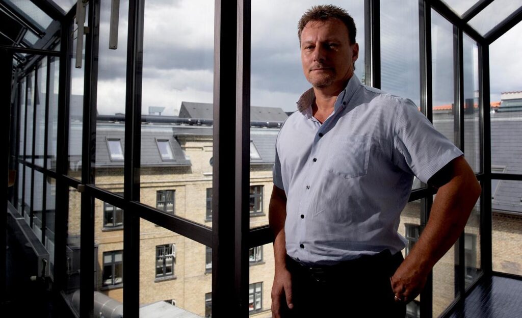 - Det er et alvorligt forhold, hvis man som privat firma kan købe sig til kommunale kontrakter. Derfor bør politiet undersøge, om det er tilfældet, siger Jens Nielsen,der står bag politianmeldelsen om mulig bestikkelse.