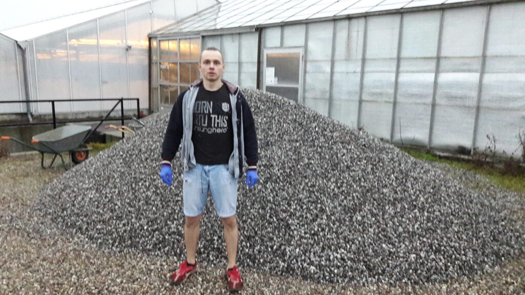 Der var meget hårdt arbejde med sten, skovl og trillebør, fortæller Hennadii Bieltiukov.