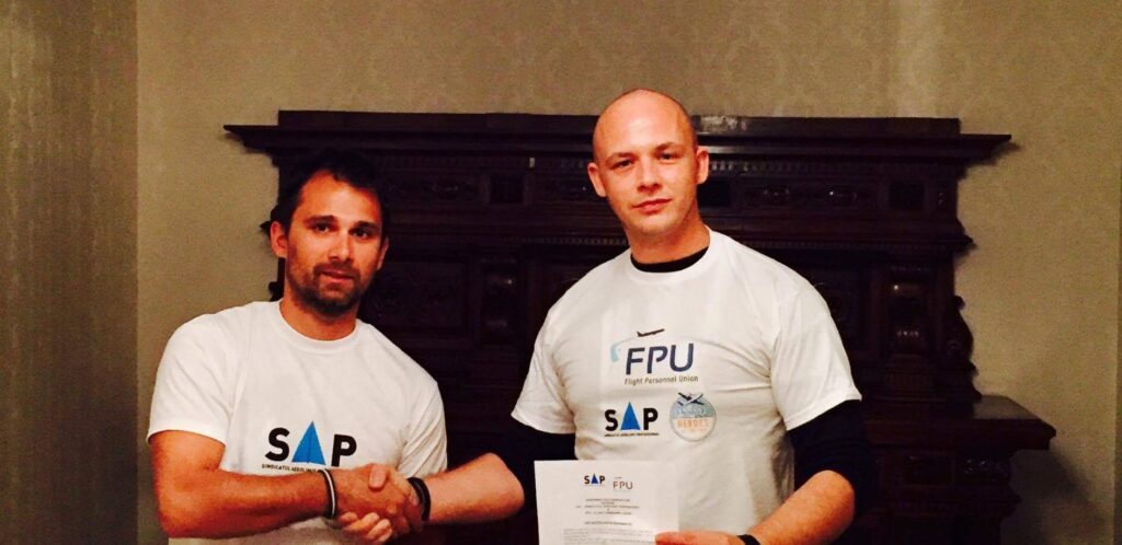 Mircea Constantin, formand i den rumænske Wizz Air-fagforening SAP, og Anders Mark Jensen, næstformand i Flyvebranchens Personale Union.