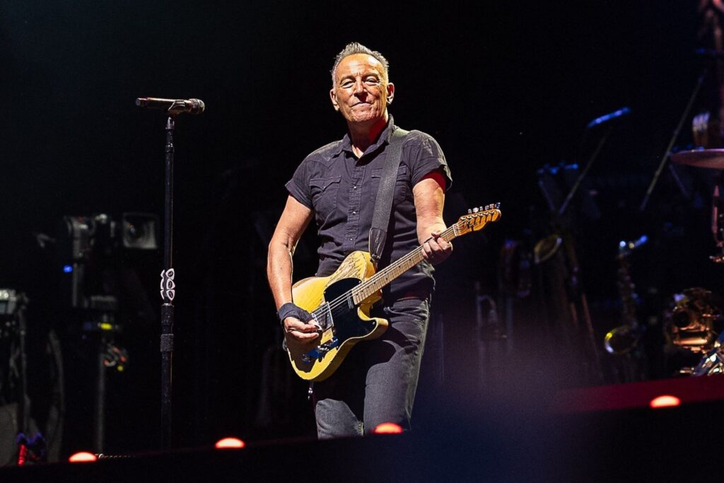 Bruce Springsteen med sin ikoniske Fender-guitar.