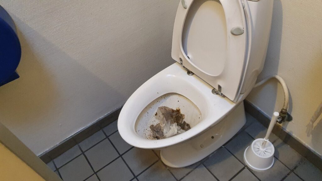 Buschauffører er vrede over dårlig rengøring af toiletter og pauserum.