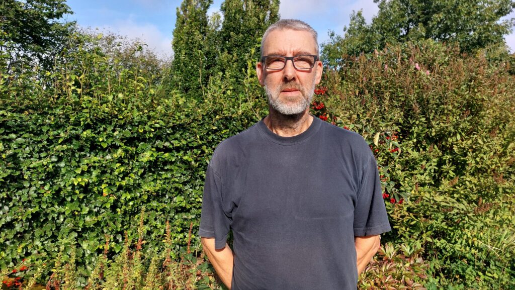 Gert Rasmussen, Vejle. Arne-pensionist siden marts 2025. Tog børnepasningsorlov, kostede ham et års anciennitet + en sag om modregning for lønindtægt.